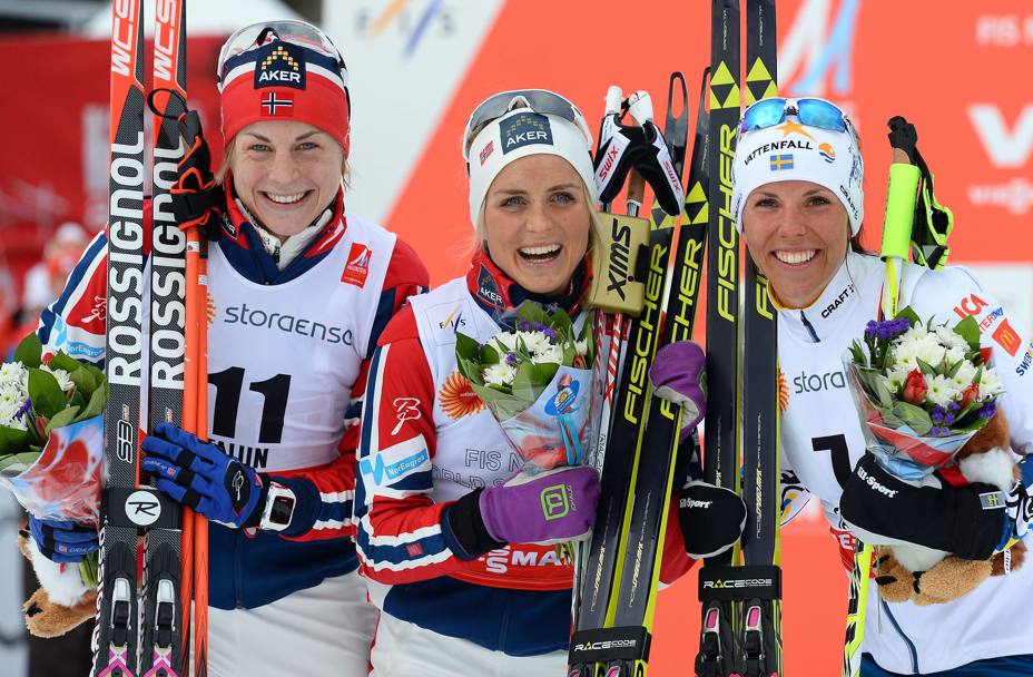 Sul podio con le due norvegesi anche la padrona di casa, la svedese Charlotte Kalla, di bronzo. Afp